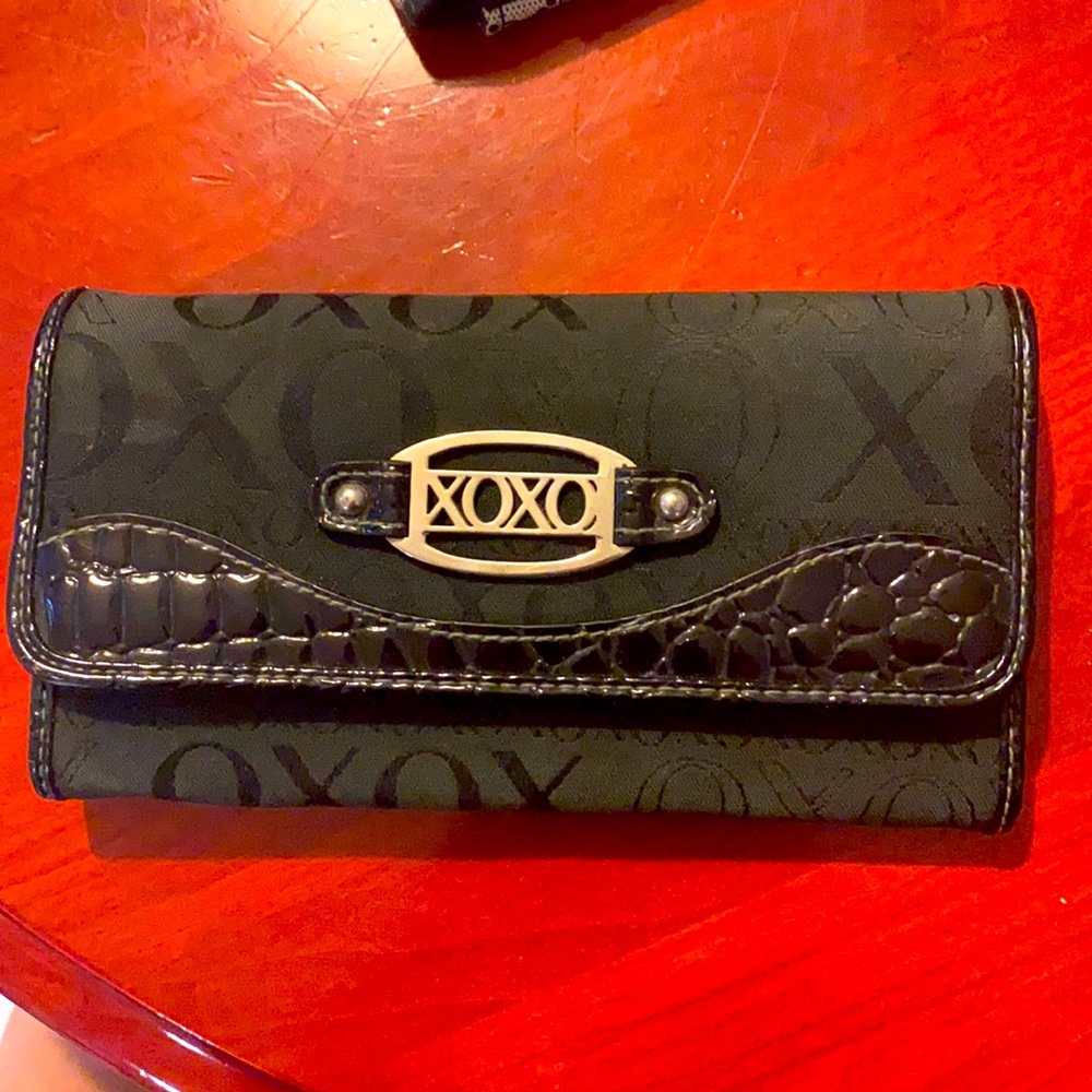 XOXO design black wallet trifold clutch